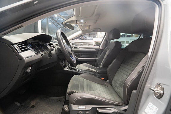 Volkswagen Passat 19 of 22