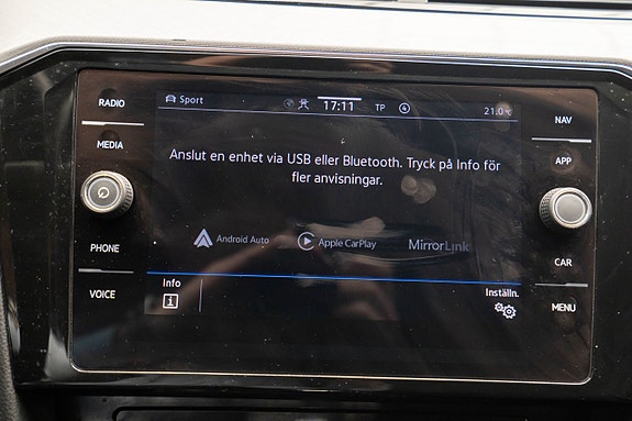 Volkswagen Passat 18 of 22