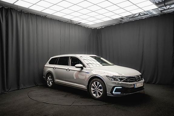 Volkswagen Passat 5 of 22