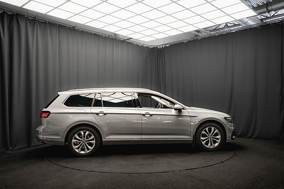Volkswagen Passat 6 of 22