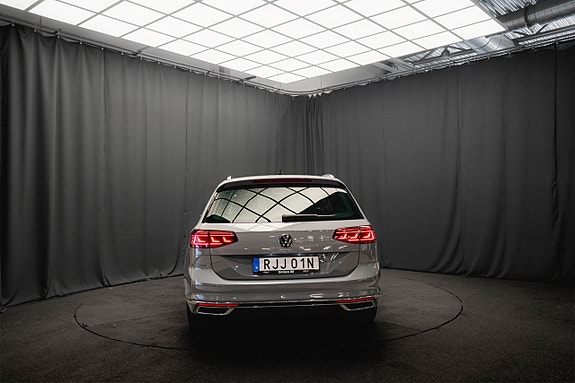Volkswagen Passat 8 of 22