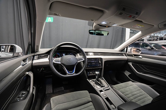 Volkswagen Passat 12 of 22