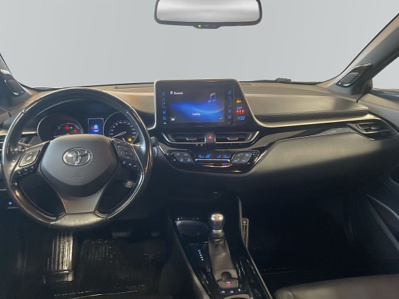 Toyota C-HR 8 of 13