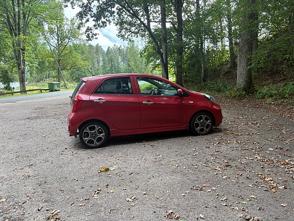 Kia Picanto 2 of 10