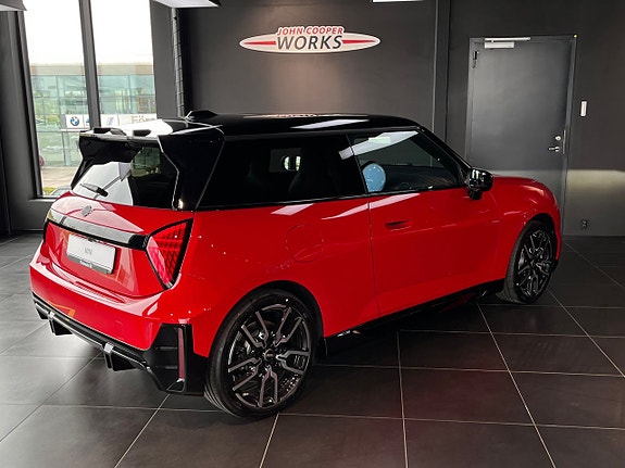 MINI Cooper E 12 of 13