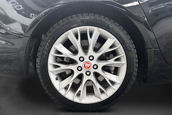 Jaguar XF 9 of 19