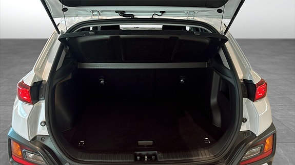 Hyundai Kona 10 of 12