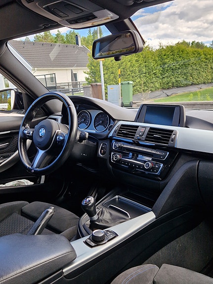 BMW 318d 4 of 10