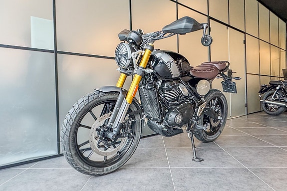 Triumph Scrambler 400X 2 of 5