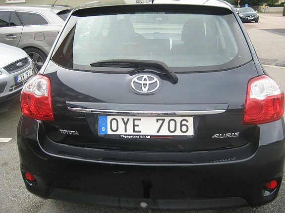 Toyota Auris 11 of 16