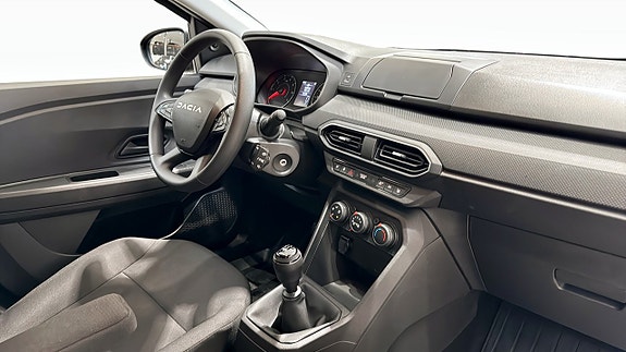 Dacia Sandero 12 of 12