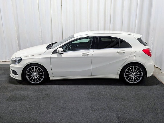 Mercedes-Benz A180 2 of 13
