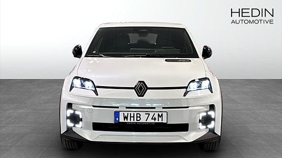 Renault 5 E-Tech 8 of 12