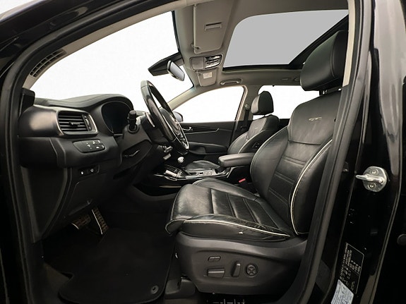 Kia Sorento 12 of 30