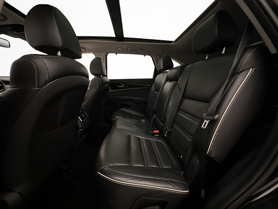 Kia Sorento 28 of 30