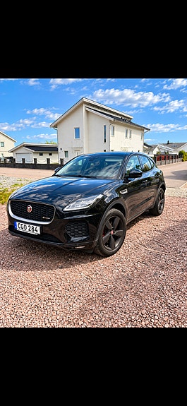 Jaguar E-PACE 2 of 8