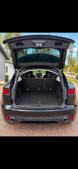 Jaguar E-PACE 7 of 8