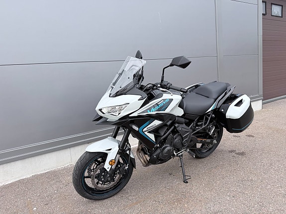 Kawasaki Versys 650 2 of 9
