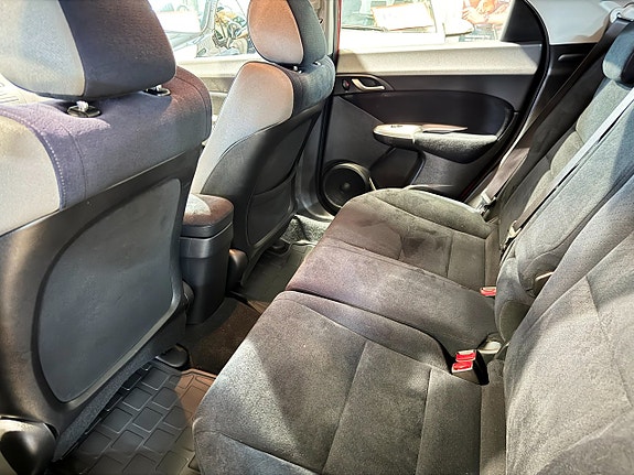 Honda Civic 9 of 12