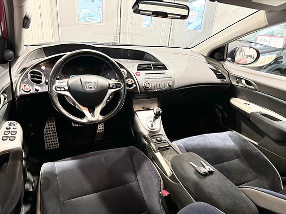Honda Civic 8 of 12