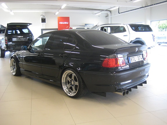 BMW 320i 5 of 16