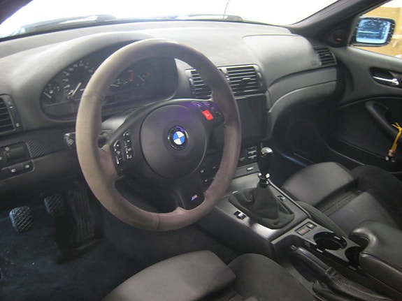 BMW 320i 15 of 16