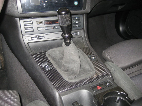BMW 320i 9 of 16