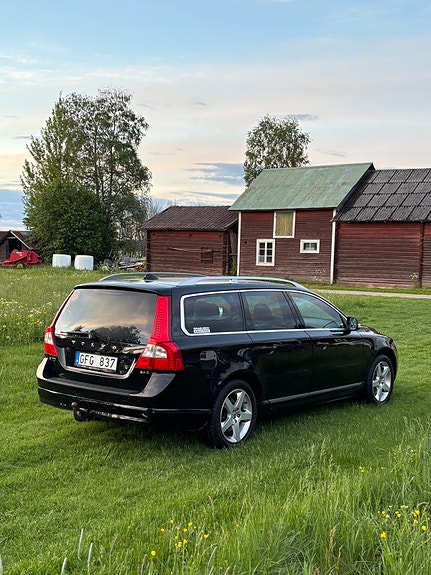 Volvo V70 4 of 6