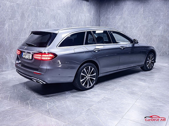 Mercedes-Benz E300 7 of 30