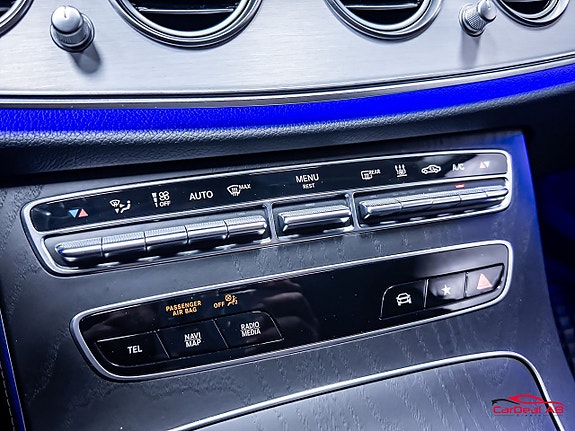 Mercedes-Benz E300 28 of 30