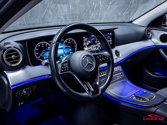 Mercedes-Benz E300 12 of 30