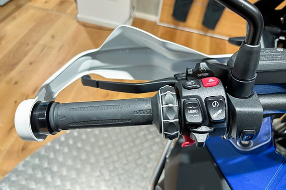 BMW R 1250 GS Adventure |Lågt chassi|Serviceavtal|Toppbox|Sidoväskor|387 mil| 13 of 15