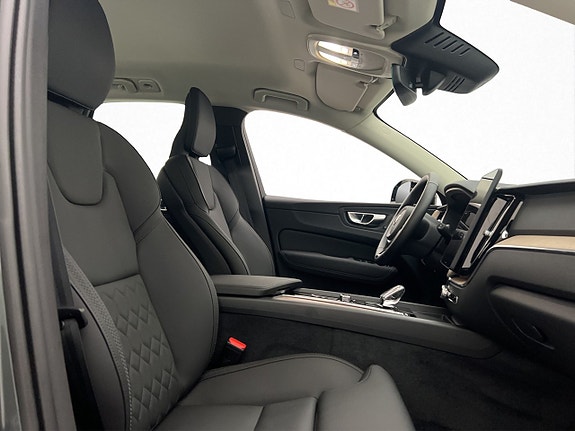 Volvo XC60 30 of 30