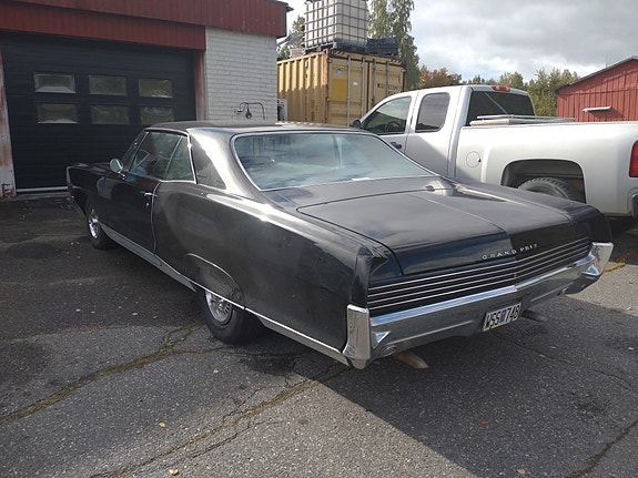 Pontiac Grand Prix 4 of 6