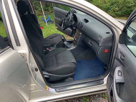 Toyota Avensis 12 of 14