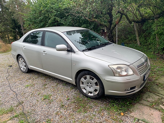 Toyota Avensis 6 of 14