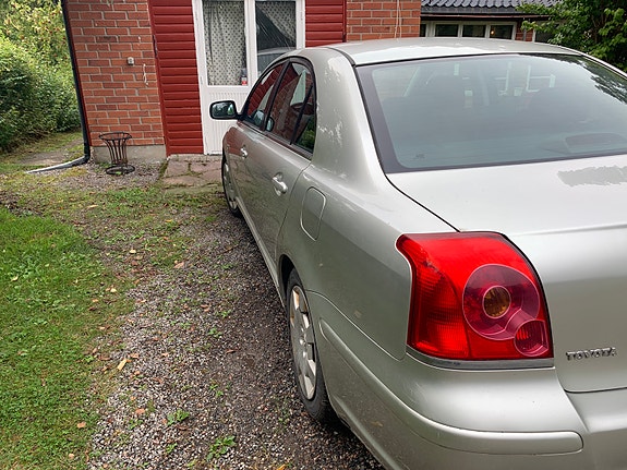 Toyota Avensis 3 of 14
