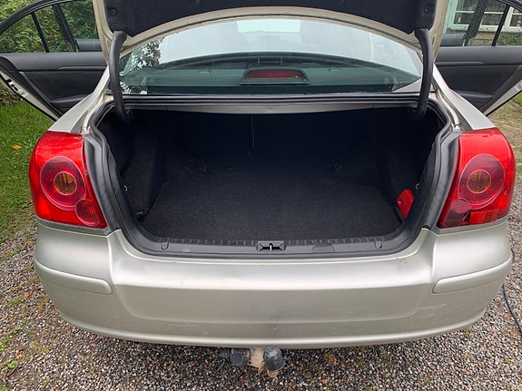 Toyota Avensis 10 of 14