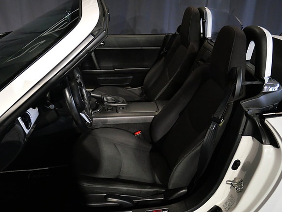 Mazda MX-5 9 of 20