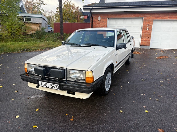 Volvo 740 4 of 11