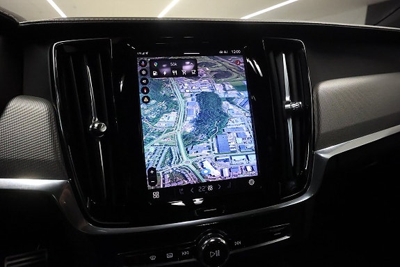 Volvo V90 24 of 27