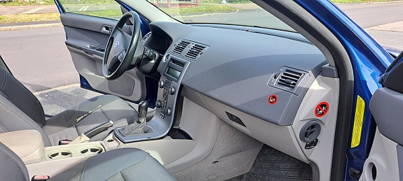 Volvo V50 9 of 18