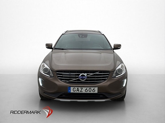 Volvo XC60 2 of 29