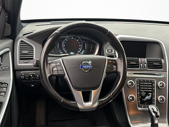 Volvo XC60 10 of 29
