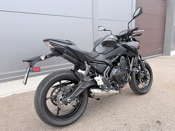 Kawasaki Z650 2 of 11
