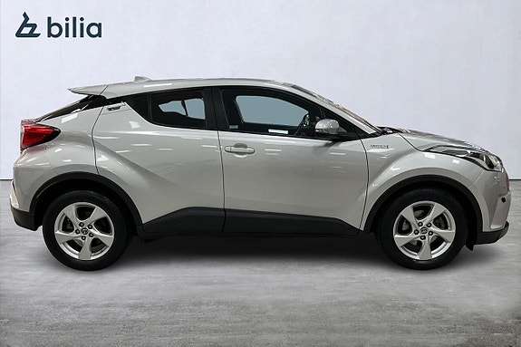 Toyota C-HR 18 of 21