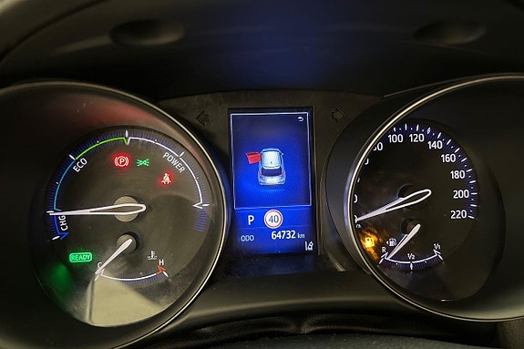 Toyota C-HR 16 of 21