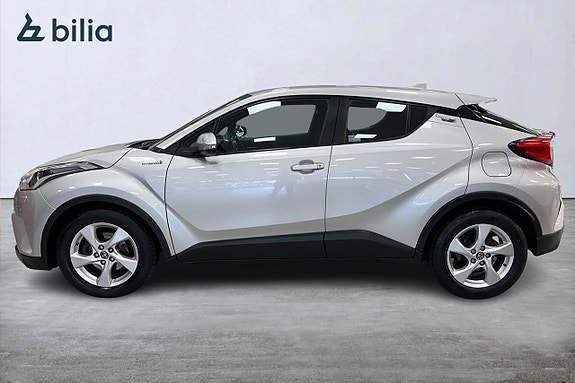Toyota C-HR 3 of 21