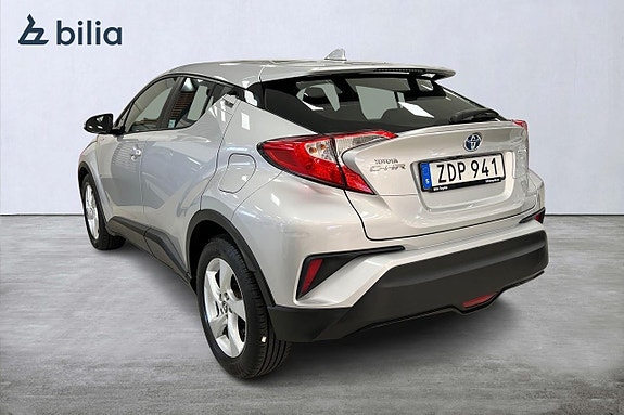 Toyota C-HR 2 of 21