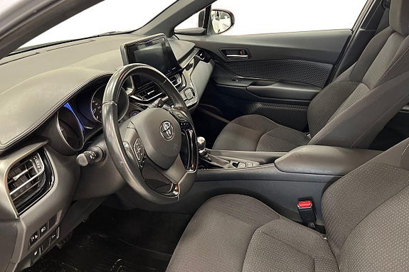 Toyota C-HR 14 of 21